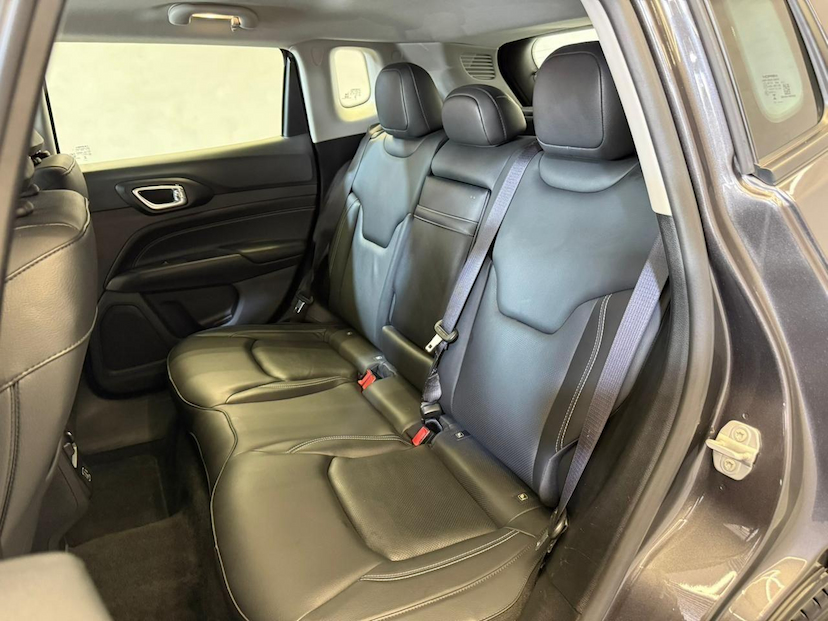 Foto do veículo JEEP COMPASS  LONG TF 2024 22.847 KM 141.900,00
