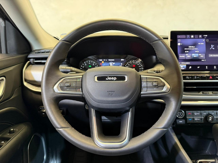 Foto do veículo JEEP COMPASS  LONG TF 2024 22.847 KM 141.900,00