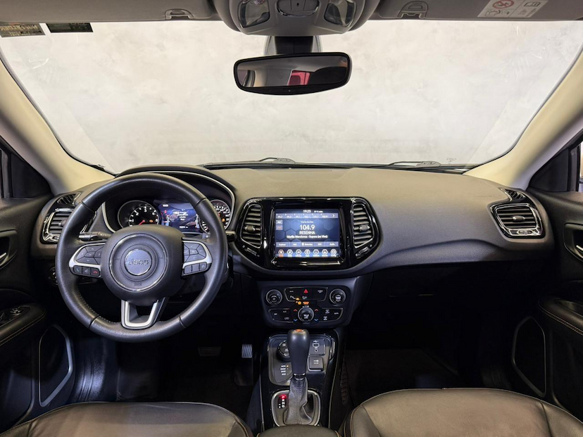 Foto do veículo JEEP COMPASS  LIMITED D 2020 70.367 KM 118.900,00