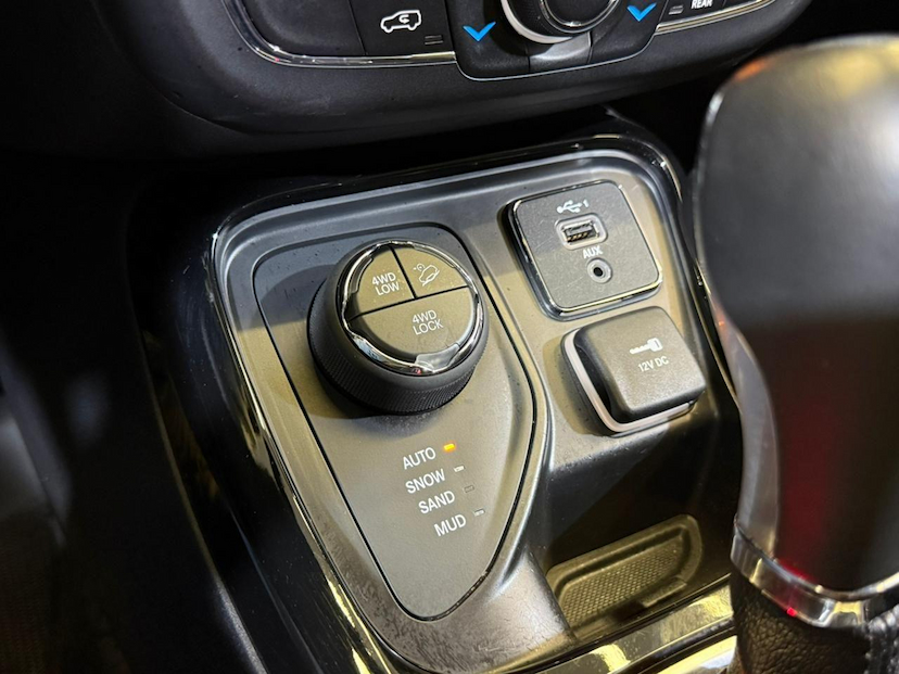 Foto do veículo JEEP COMPASS  LIMITED D 2020 70.367 KM 118.900,00
