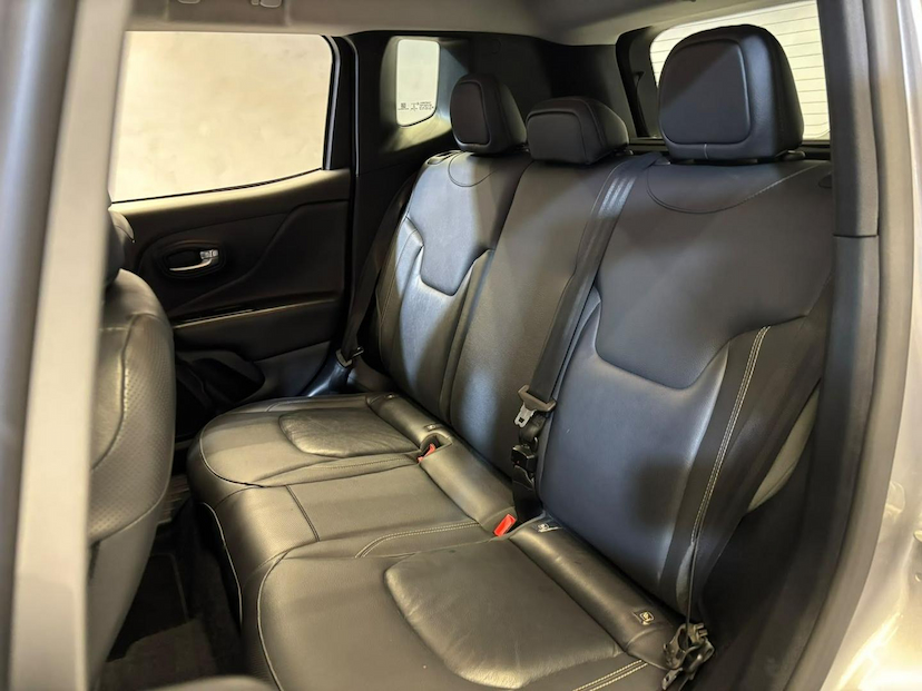 Foto do veículo JEEP RENEGADE  LONGITUDE 1.8 FLEX AUTOMATICO 2021 72.500 KM 83.900,00