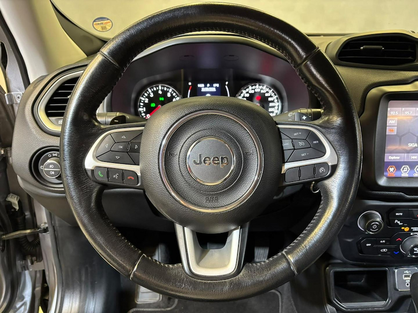 Foto do veículo JEEP RENEGADE  LONGITUDE 1.8 FLEX AUTOMATICO 2021 72.500 KM 83.900,00