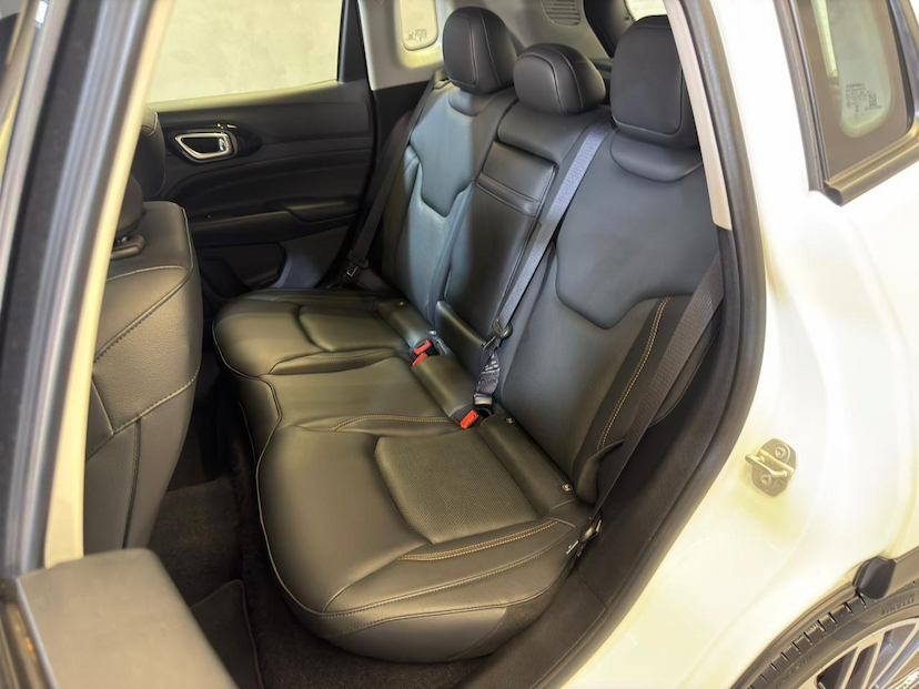 Foto do veículo JEEP COMPASS  LIMITED TF 2024 25.328 KM 154.900,00