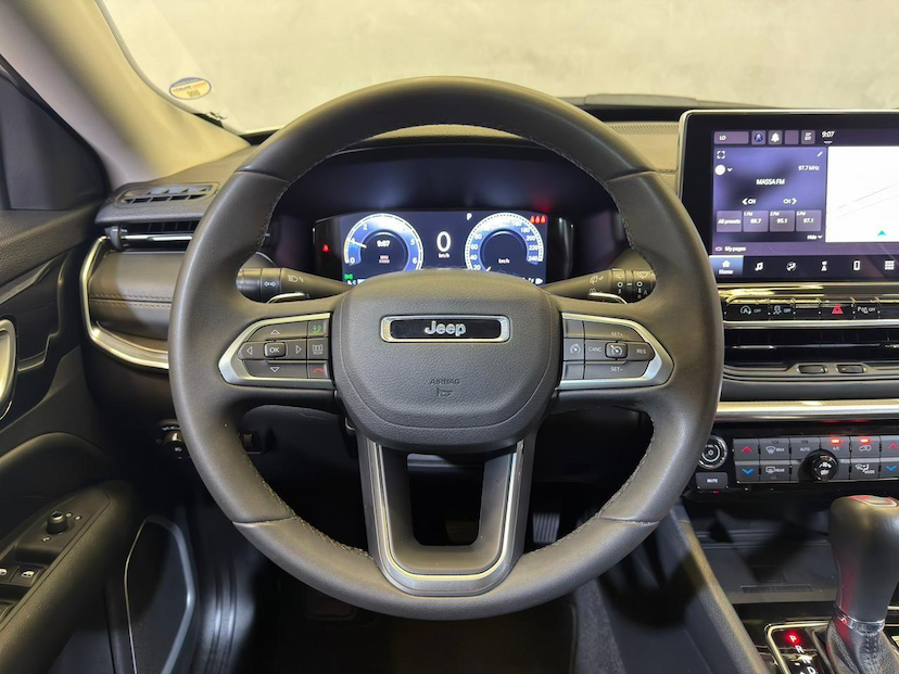 Foto do veículo JEEP COMPASS  LIMITED TF 2024 25.328 KM 154.900,00