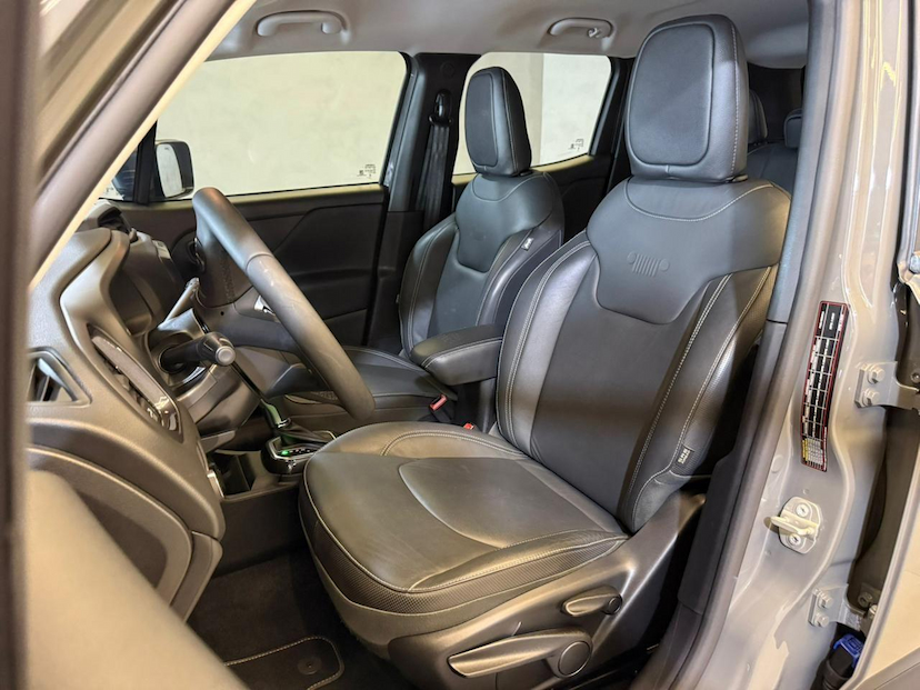 Foto do veículo JEEP RENEGADE  LGTD T270 2024 10.903 KM 118.900,00