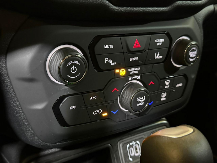 Foto do veículo JEEP RENEGADE  LGTD T270 2024 10.903 KM 118.900,00