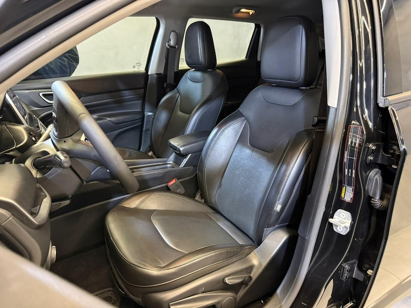 Foto do veículo JEEP COMPASS  SPORT TF 2022 28.078 KM 118.900,00
