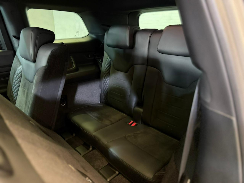 Foto do veículo JEEP COMMANDER  BLACK HURRICANE 2.0 4X4 TB AUT 2025 15.216 KM 229.900,00