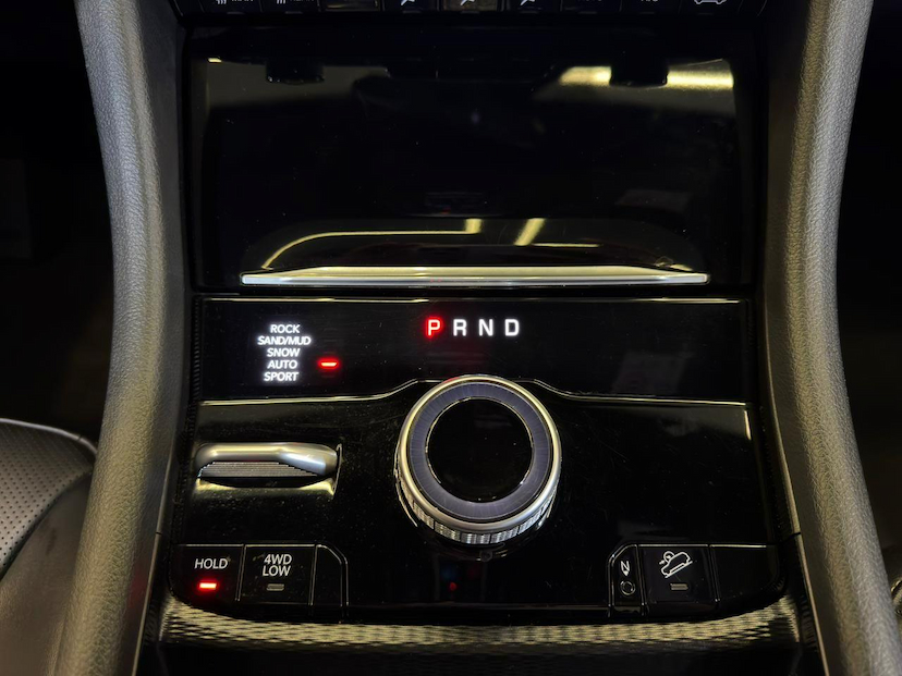 Foto do veículo JEEP CHEROKEE GRAND  4XE 2.0 T. AUT. (HIBRIDO) 2024 5.193 KM 395.900,00