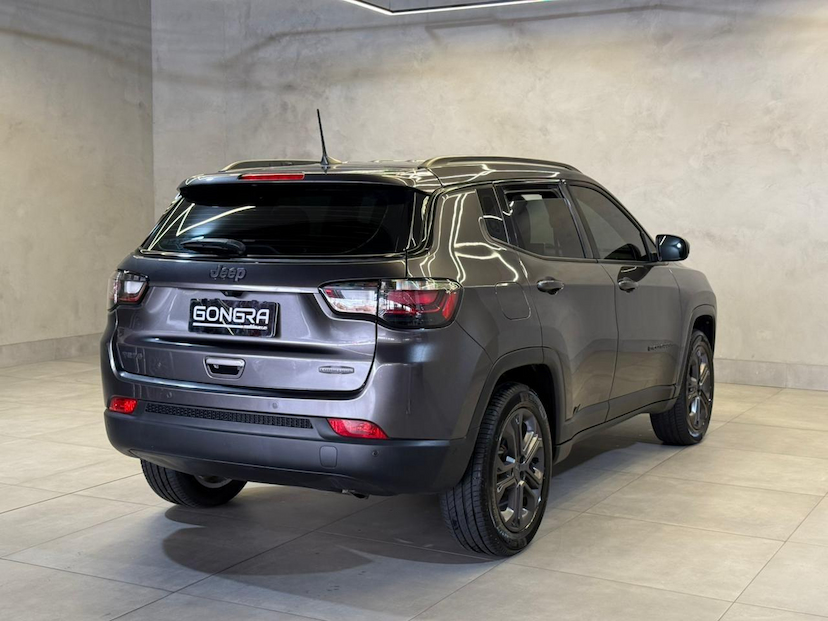 Foto do veículo JEEP COMPASS  LONG TF 2022 49.176 KM 126.900,00