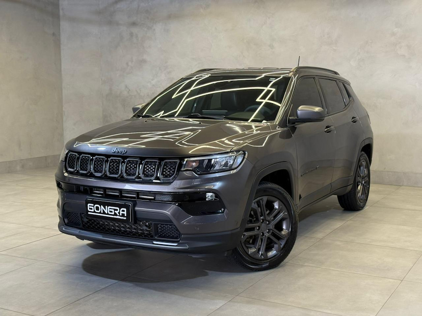 Foto do veículo JEEP COMPASS  LONG TF 2022 49.176 KM 126.900,00