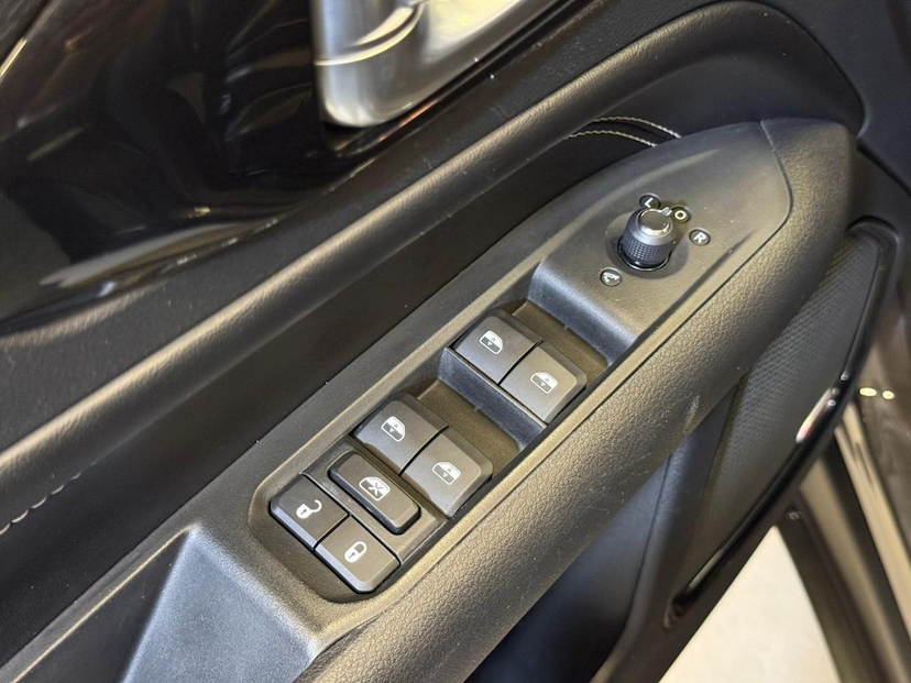 Foto do veículo JEEP COMPASS  LONG TF 2022 49.176 KM 126.900,00
