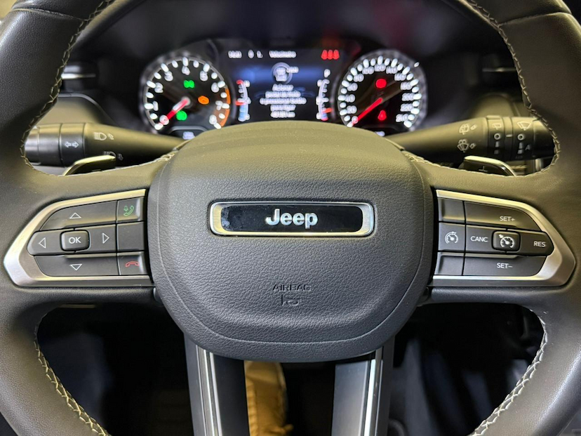 Foto do veículo JEEP COMPASS  LONG TF 2022 49.176 KM 126.900,00