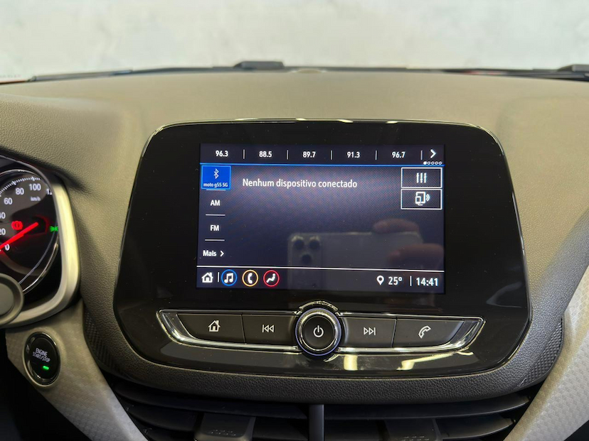 Foto do veículo CHEVROLET ONIX  HATCH PREMIER TURBO 2020 48.200 KM 73.900,00