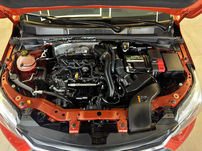 Foto do veículo CHEVROLET ONIX  HATCH PREMIER TURBO 2020 48.200 KM 73.900,00