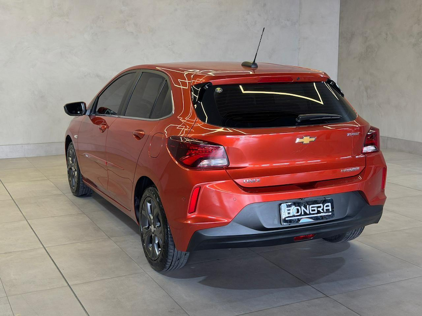 Foto do veículo CHEVROLET ONIX  HATCH PREMIER TURBO 2020 48.200 KM 73.900,00
