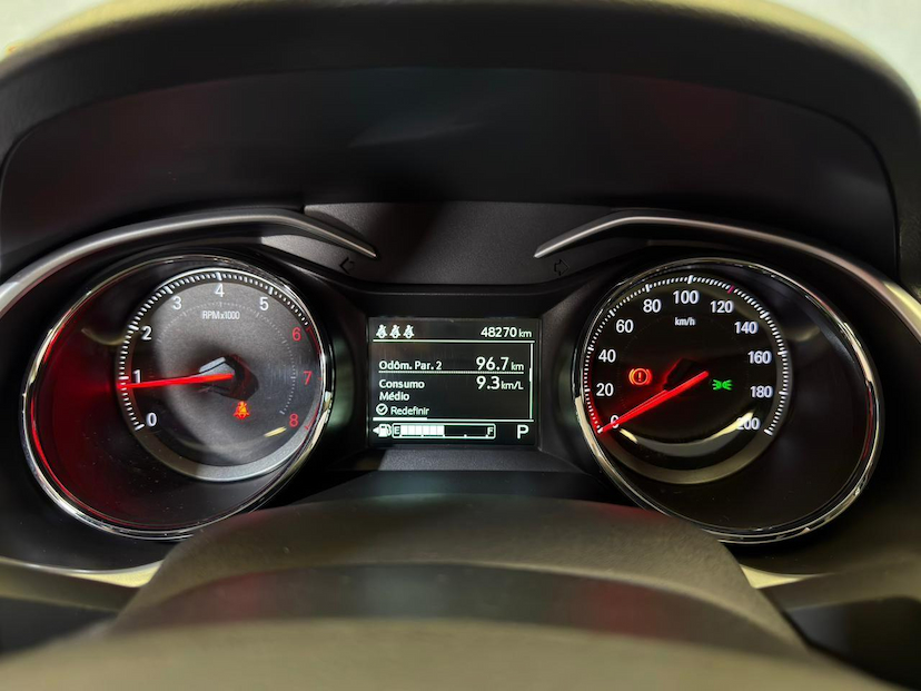 Foto do veículo CHEVROLET ONIX  HATCH PREMIER TURBO 2020 48.200 KM 73.900,00