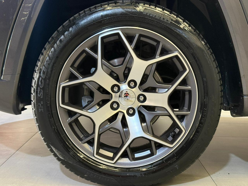 Foto do veículo JEEP COMMANDER  OVERLAND TD380 4X4 TURBO DIESEL 2024 40.642 KM 189.900,00