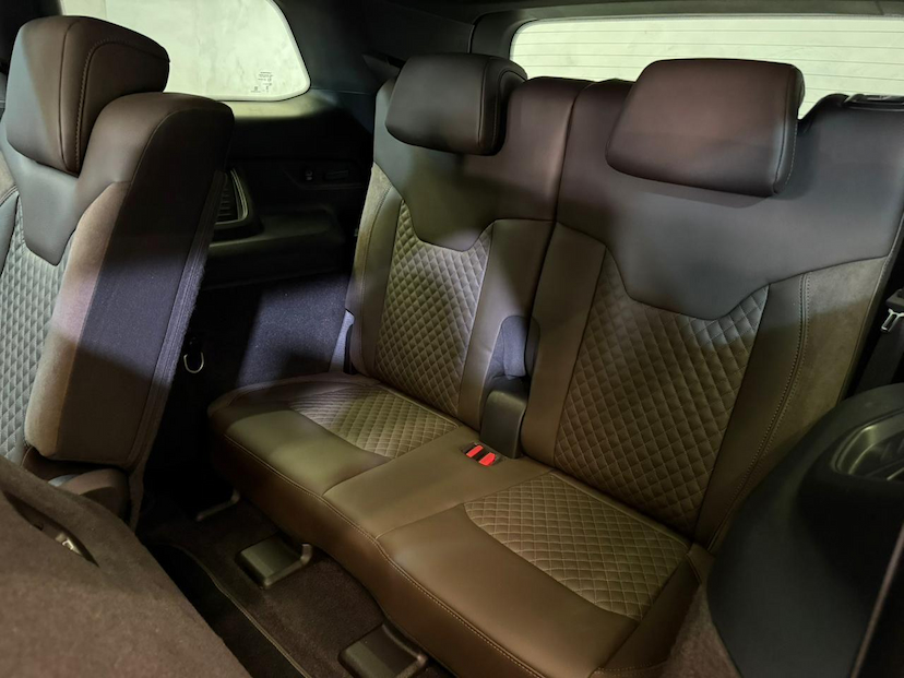 Foto do veículo JEEP COMMANDER  OVERLAND TD380 4X4 TURBO DIESEL 2024 40.642 KM 189.900,00