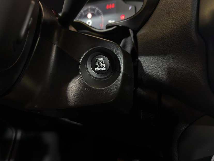 Foto do veículo JEEP RENEGADE  S T270 TURBO 2022 29.650 KM 119.900,00
