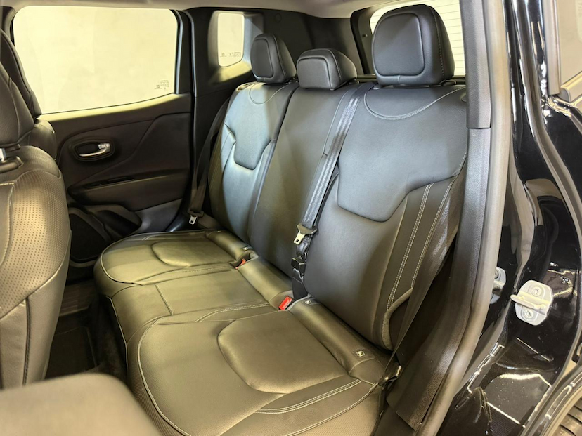 Foto do veículo JEEP RENEGADE  LGTD T270 2023 36.909 KM 104.900,00