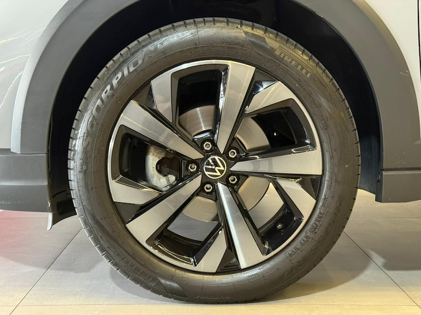 Foto do veículo VOLKSWAGEN NIVUS  LAUNCHING ED. 1.0 200 TSI FLEX AUT 2024 18.000 KM 132.900,00