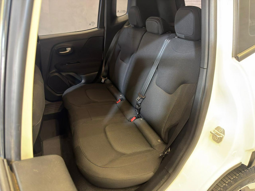 Foto do veículo JEEP RENEGADE  1.8 AUTOM. 2021 37.071 KM 81.900,00