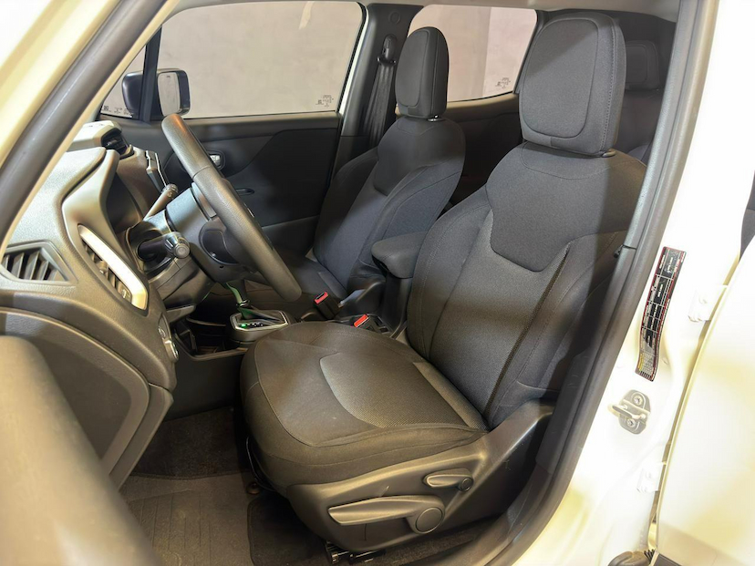 Foto do veículo JEEP RENEGADE  1.8 AUTOM. 2021 37.071 KM 81.900,00