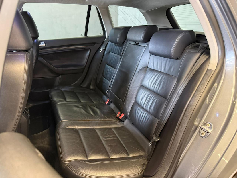 Foto do veículo VOLKSWAGEN JETTA  VARIANT 2011 150.311 KM 65.900,00