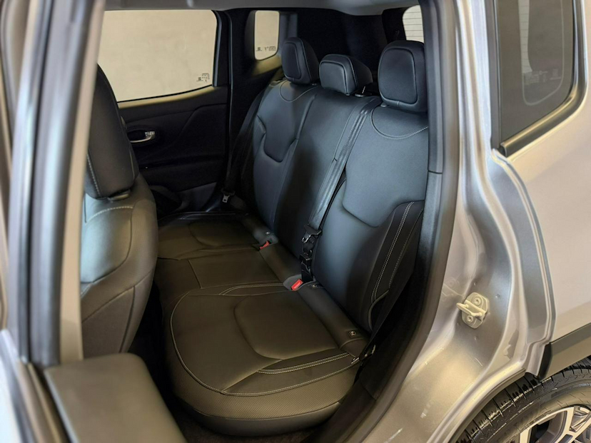 Foto do veículo JEEP RENEGADE  LGTD T270 2023 12.563 KM 109.900,00
