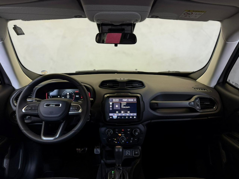 Foto do veículo JEEP RENEGADE  LGTD T270 2023 12.563 KM 109.900,00