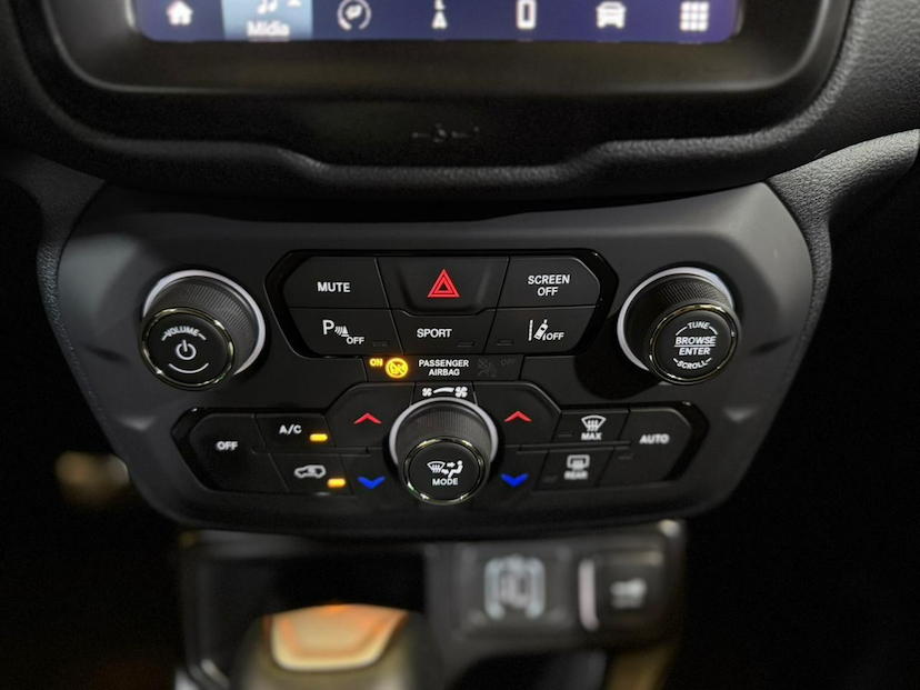 Foto do veículo JEEP RENEGADE  LGTD T270 2023 12.563 KM 109.900,00