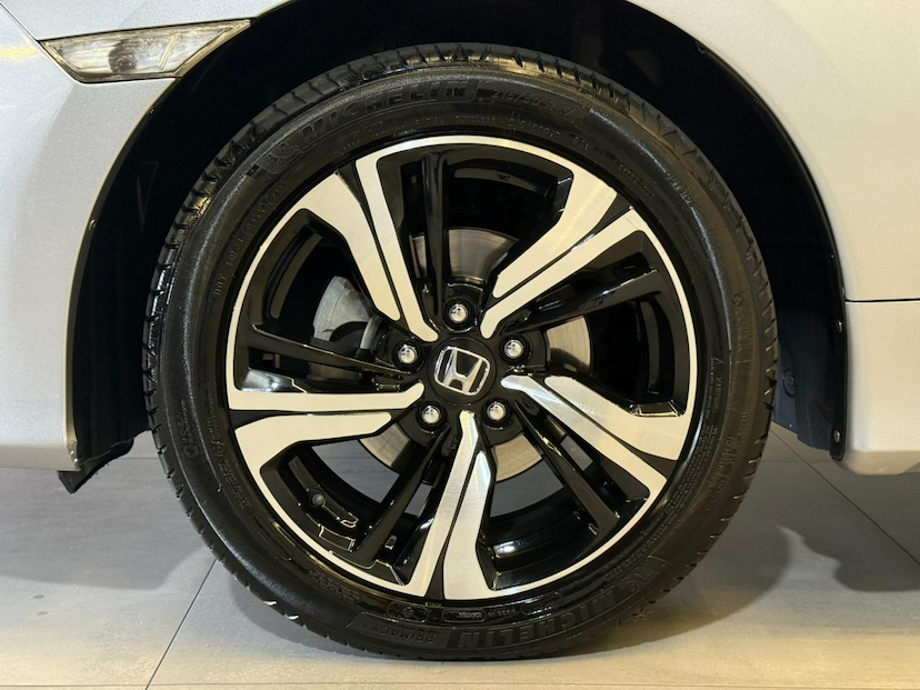 Foto do veículo HONDA CIVIC  EX CVT 2018 106.069 KM 105.900,00