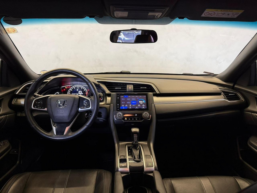 Foto do veículo HONDA CIVIC  EX CVT 2018 106.069 KM 105.900,00