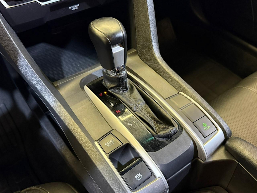 Foto do veículo HONDA CIVIC  EX CVT 2018 106.069 KM 105.900,00
