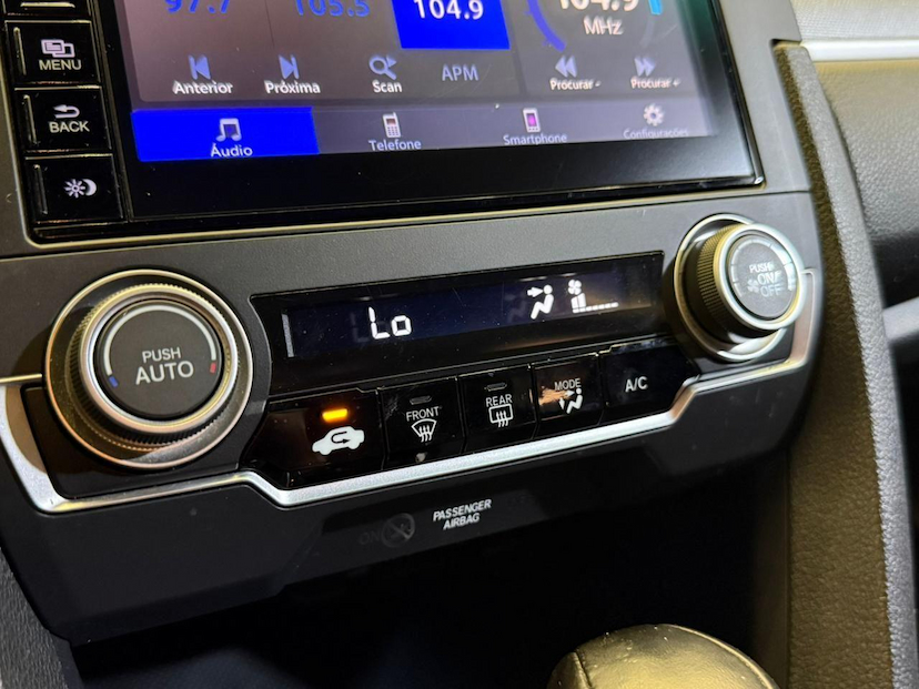 Foto do veículo HONDA CIVIC  EX CVT 2018 106.069 KM 105.900,00
