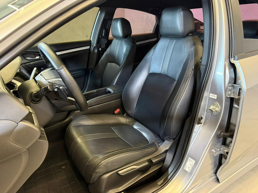 Foto do veículo HONDA CIVIC  EX CVT 2018 106.069 KM 105.900,00