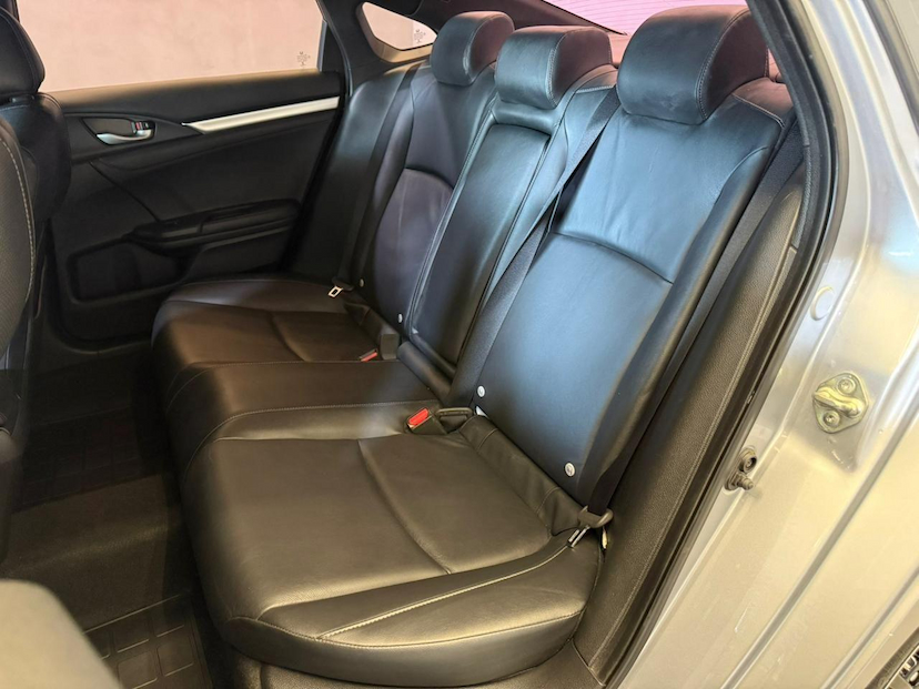 Foto do veículo HONDA CIVIC  EX CVT 2018 106.069 KM 105.900,00