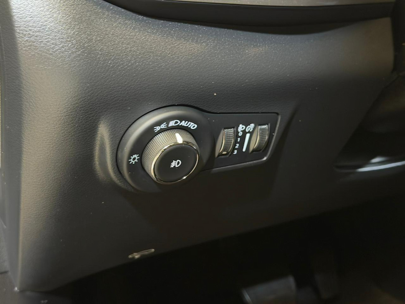 Foto do veículo JEEP COMPASS  LONG T 2025 14.454 KM 148.900,00