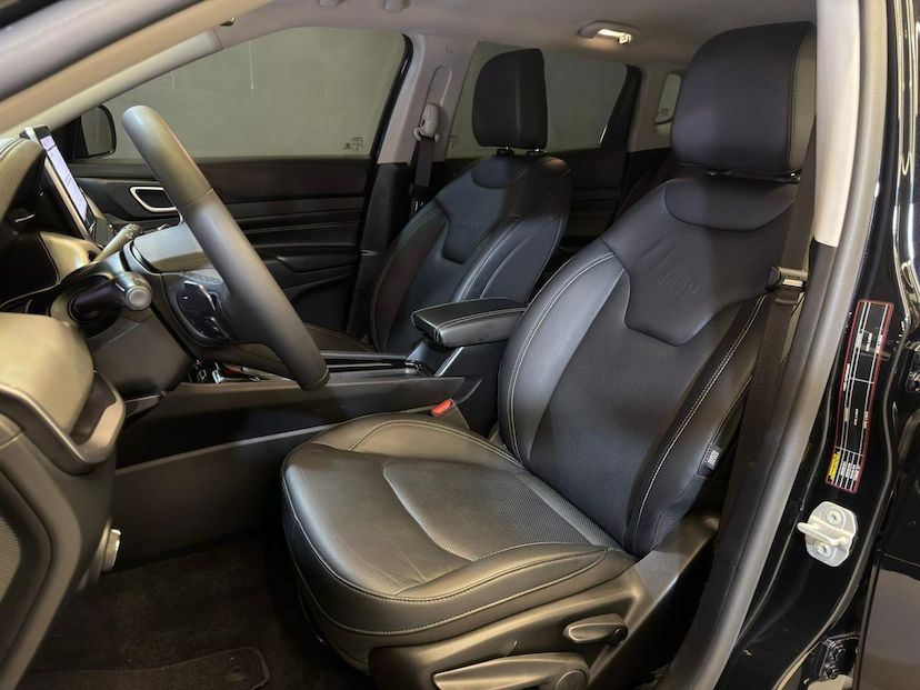 Foto do veículo JEEP COMPASS  LONG T 2025 14.454 KM 148.900,00