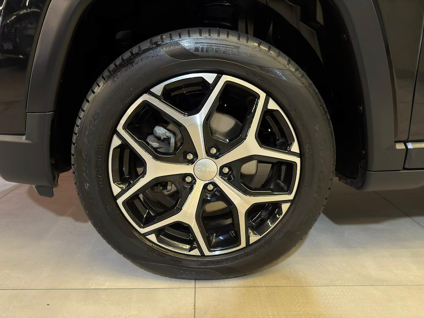 Foto do veículo JEEP COMPASS  LONG T 2025 14.454 KM 148.900,00