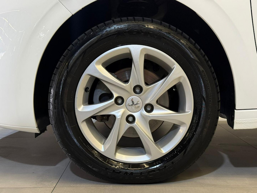 Foto do veículo PEUGEOT 208  ALLURE BVA 2016 75.000 KM 54.900,00