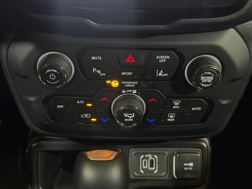 Foto do veículo JEEP RENEGADE  LONGITUDE T270 1.3 TB 4X2 FLEX AUT 2025 9.078 KM 126.900,00
