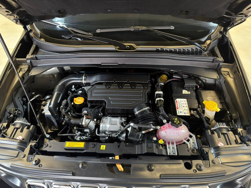 Foto do veículo JEEP RENEGADE  LONGITUDE T270 1.3 TB 4X2 FLEX AUT 2025 9.078 KM 126.900,00