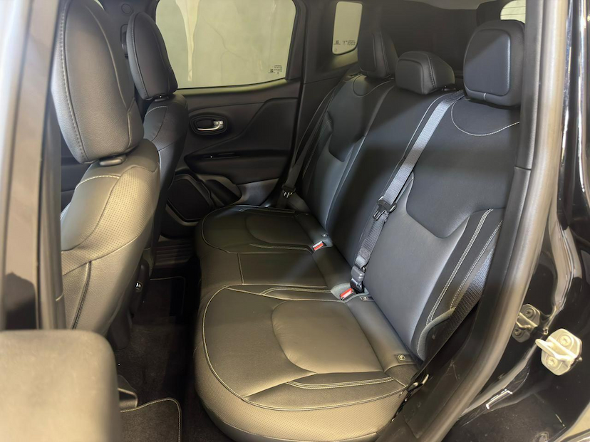 Foto do veículo JEEP RENEGADE  LONGITUDE T270 1.3 TB 4X2 FLEX AUT 2025 9.078 KM 126.900,00