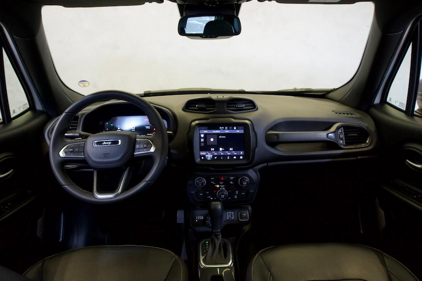 Foto do veículo JEEP RENEGADE  S T270 FLEX 4X4 2023 34.109 KM 119.900,00