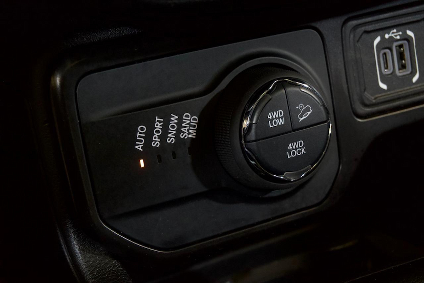 Foto do veículo JEEP RENEGADE  S T270 FLEX 4X4 2023 34.109 KM 119.900,00