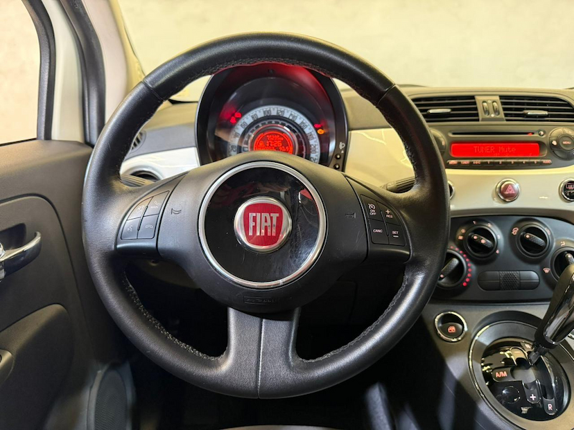 Foto do veículo FIAT 500  CULT DUAL 2014 75.288 KM 52.900,00