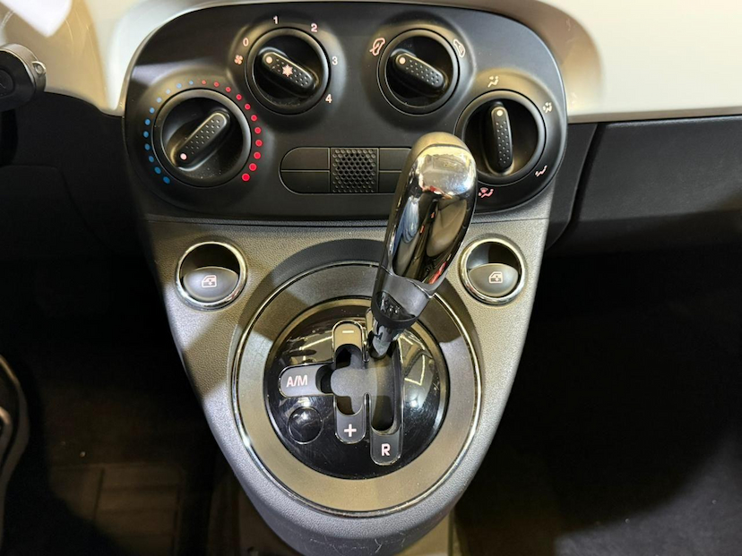 Foto do veículo FIAT 500  CULT DUAL 2014 75.288 KM 52.900,00