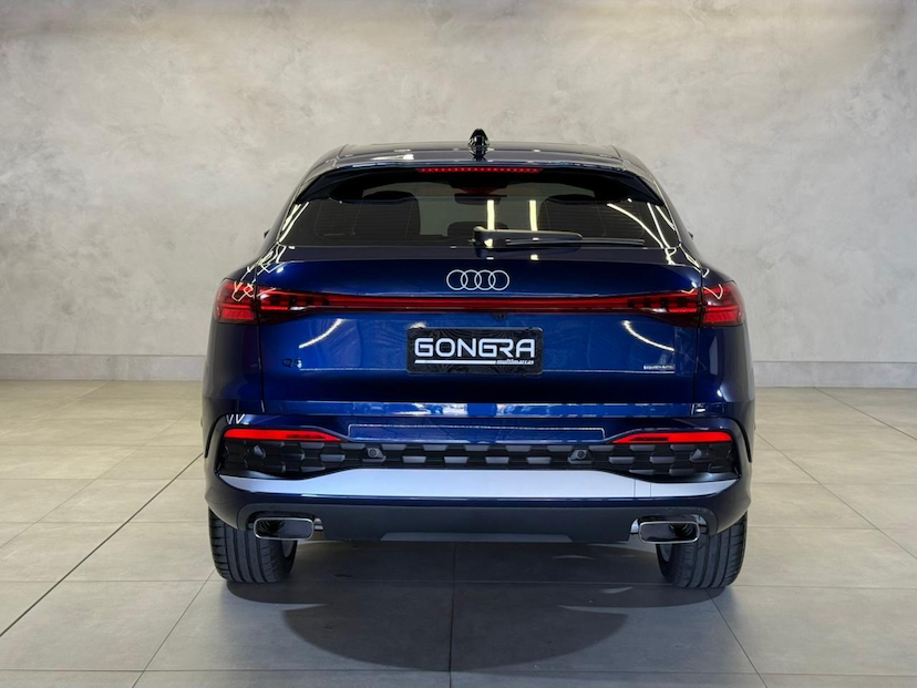 Foto do veículo AUDI Q5  SPORTBACK ADVANCED 2.0 TFSI QUATTRO S-TRONIC 2025 897 KM 409.900,00
